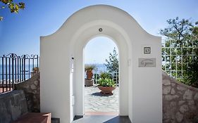 Lhp Suite Executive Design Cottage Capri
